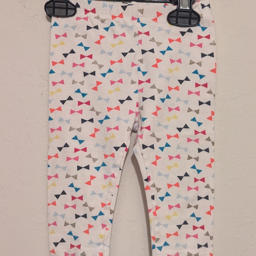 Baby gap bow leggings size 6 to 12 months